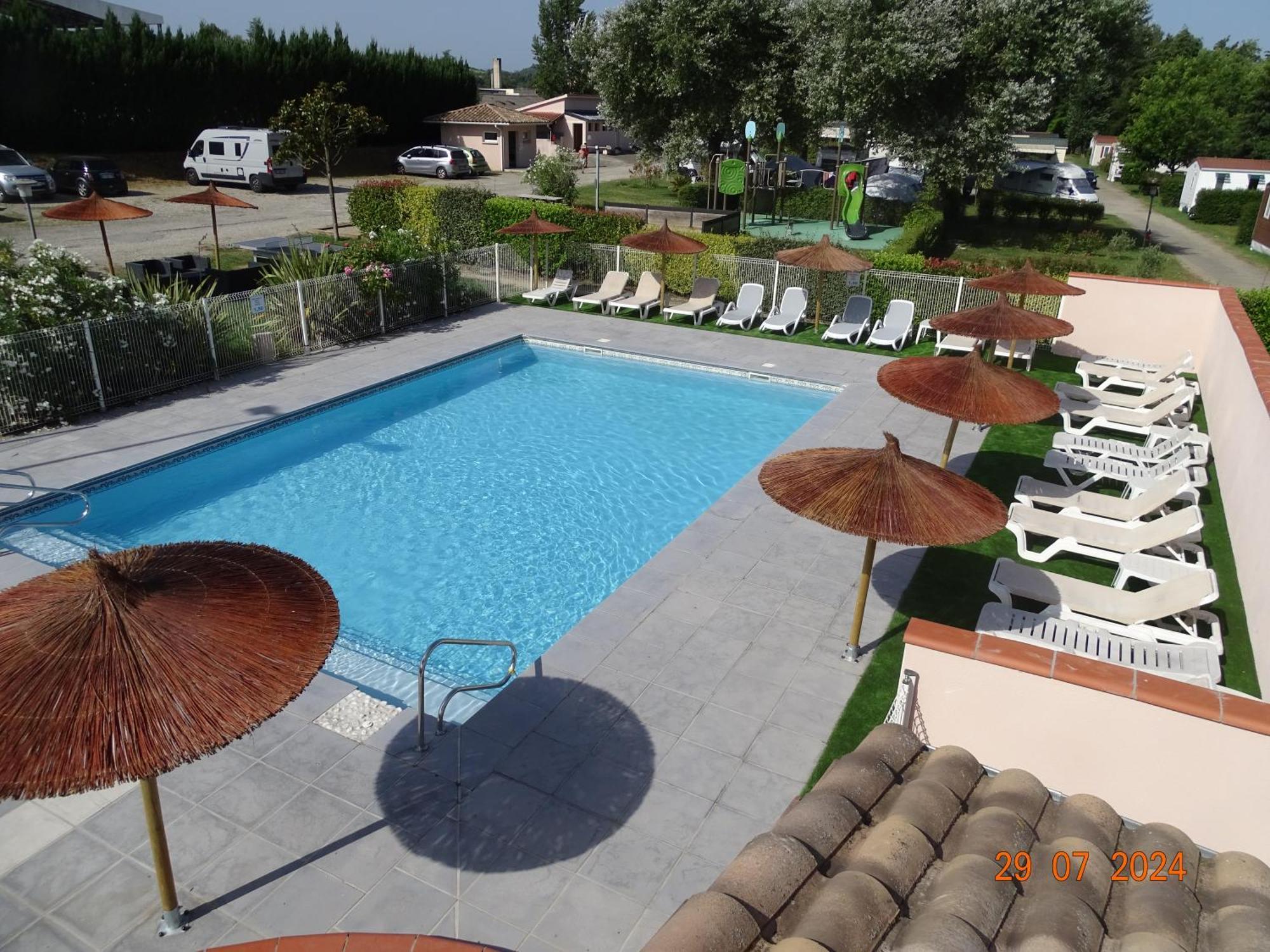 Camping Les Nysades Hotel Mirepoix  Exterior photo