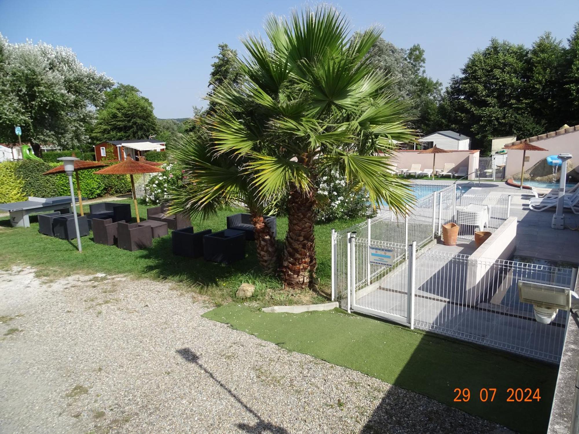 Camping Les Nysades Hotel Mirepoix  Exterior photo